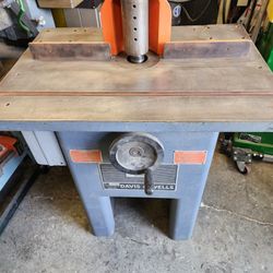 Davis And Wells 1" Spindle Shaper. 