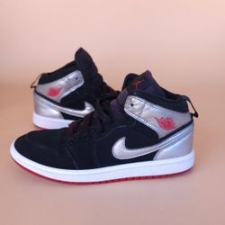 Jordan 1 Mid Johnny Kilroy Size 2Y