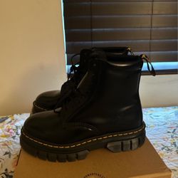 Dr. Martens Classic Leather Boots