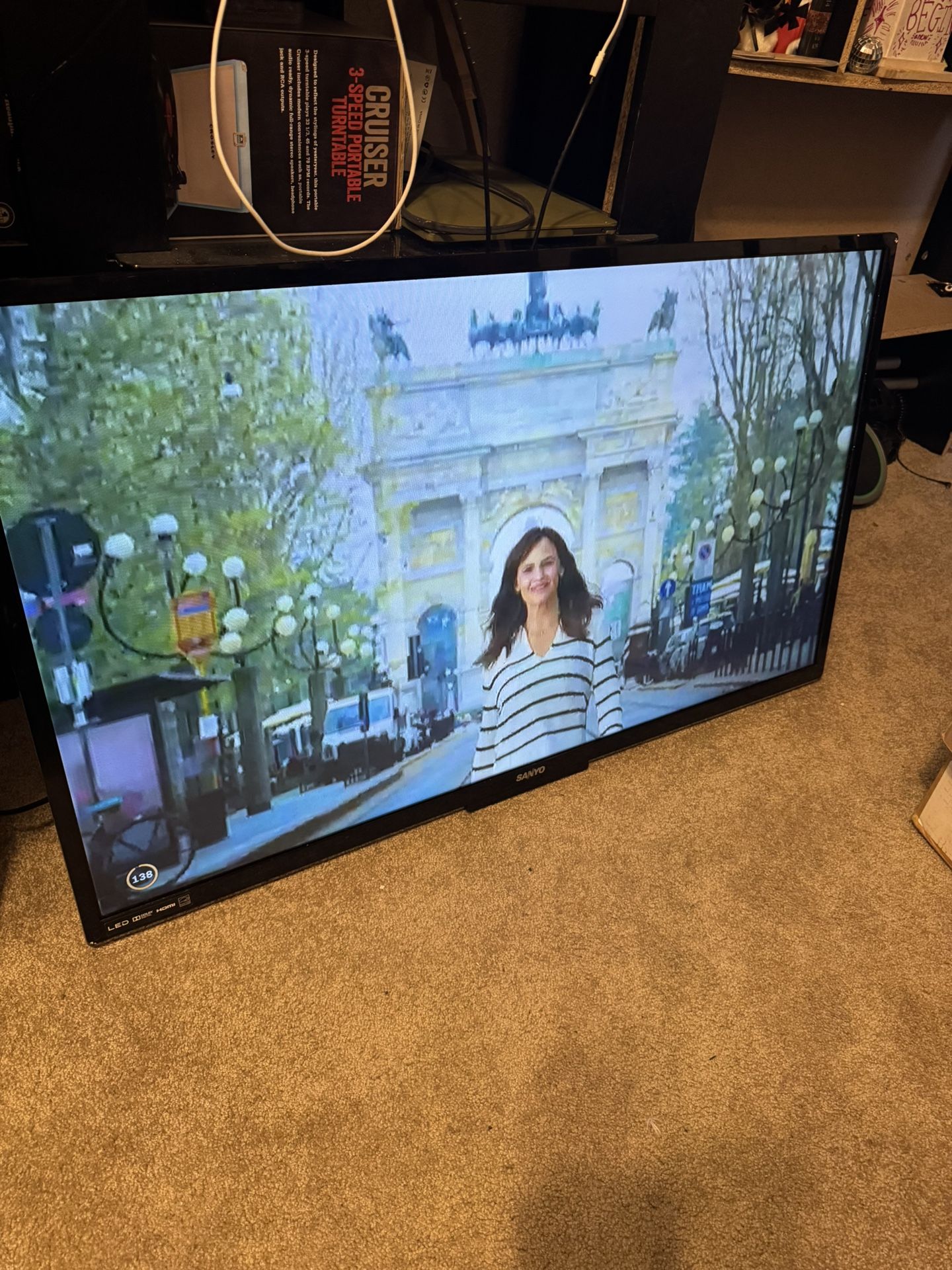 32” Inch Flat Screen TV Plus Wall Mount And Screws