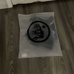 He’ll star shirt size s