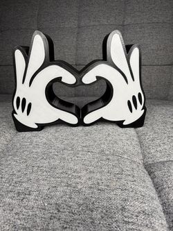 Disney Heart Hands