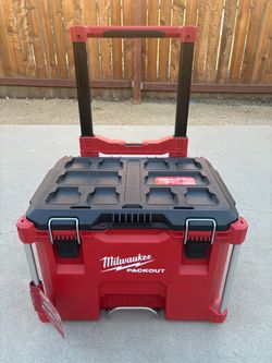 Milwaukee Packout Rolling Tool Box -48-22-8427