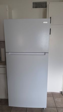 Vissani Refrigerator