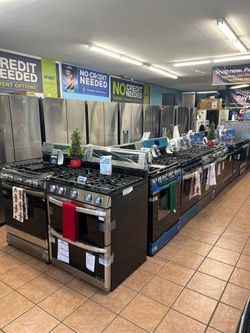 🎄Gas and Electric Stoves Available (new) starting from $650🎄