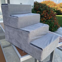 Pet stairs - $1