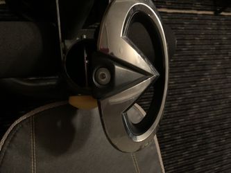 Infiniti QX56 front camera