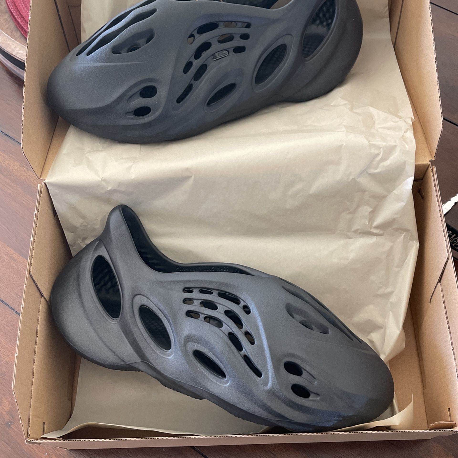 Foam Runners Yeezy Size 11 for Sale in Fresno, CA OfferUp