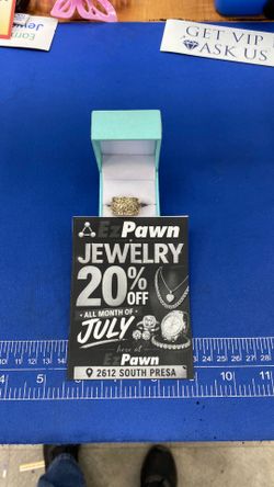 Ladies Gold Cluster Ring
