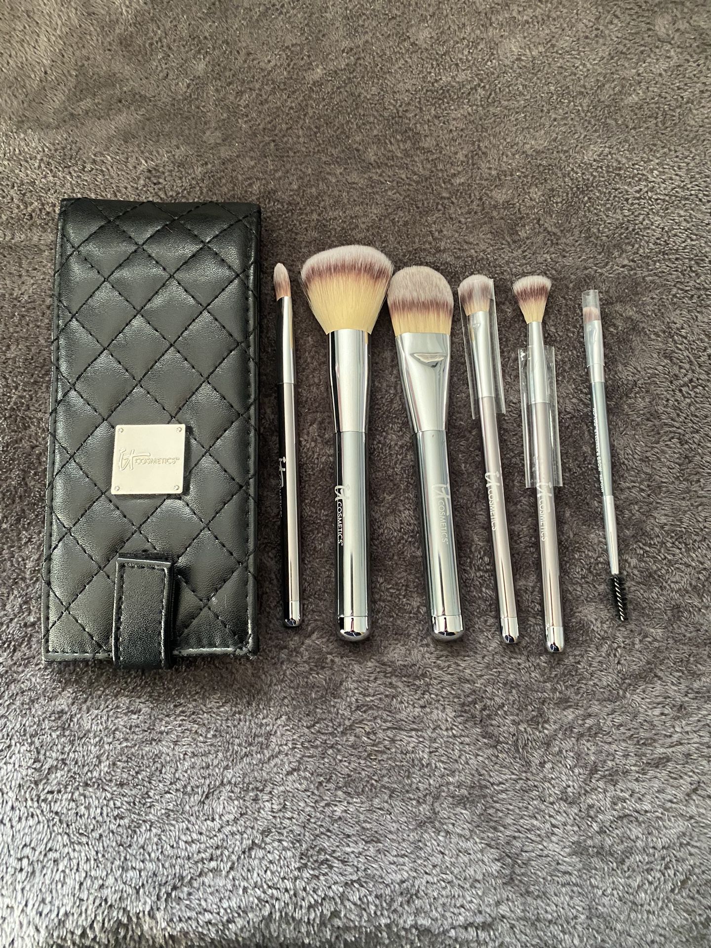 New iT Makeup Brushes