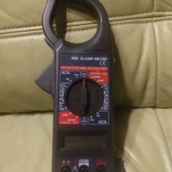 Digital Clamp Meter