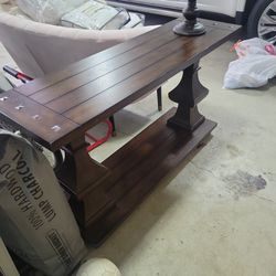 Beautiful Entry Way Table