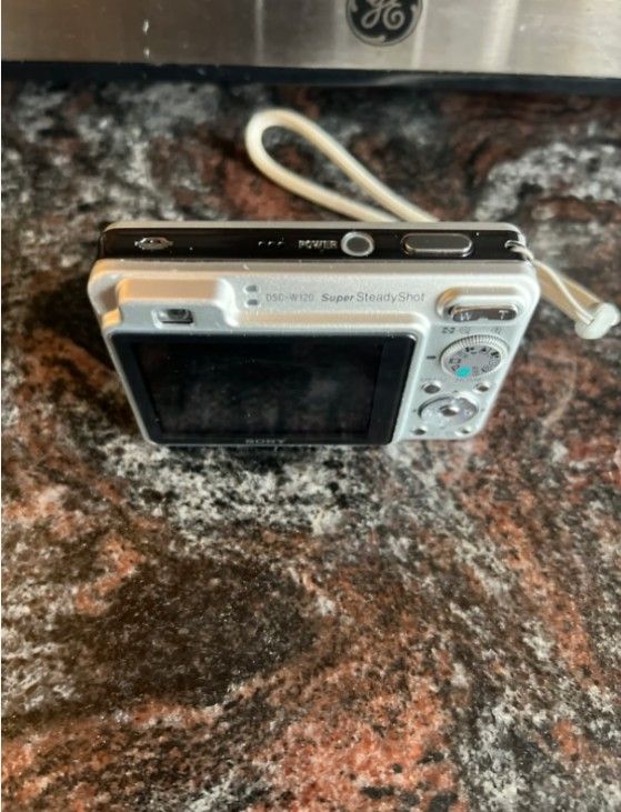 Sony Cyber-shot DSC-W120 digital camera Nice