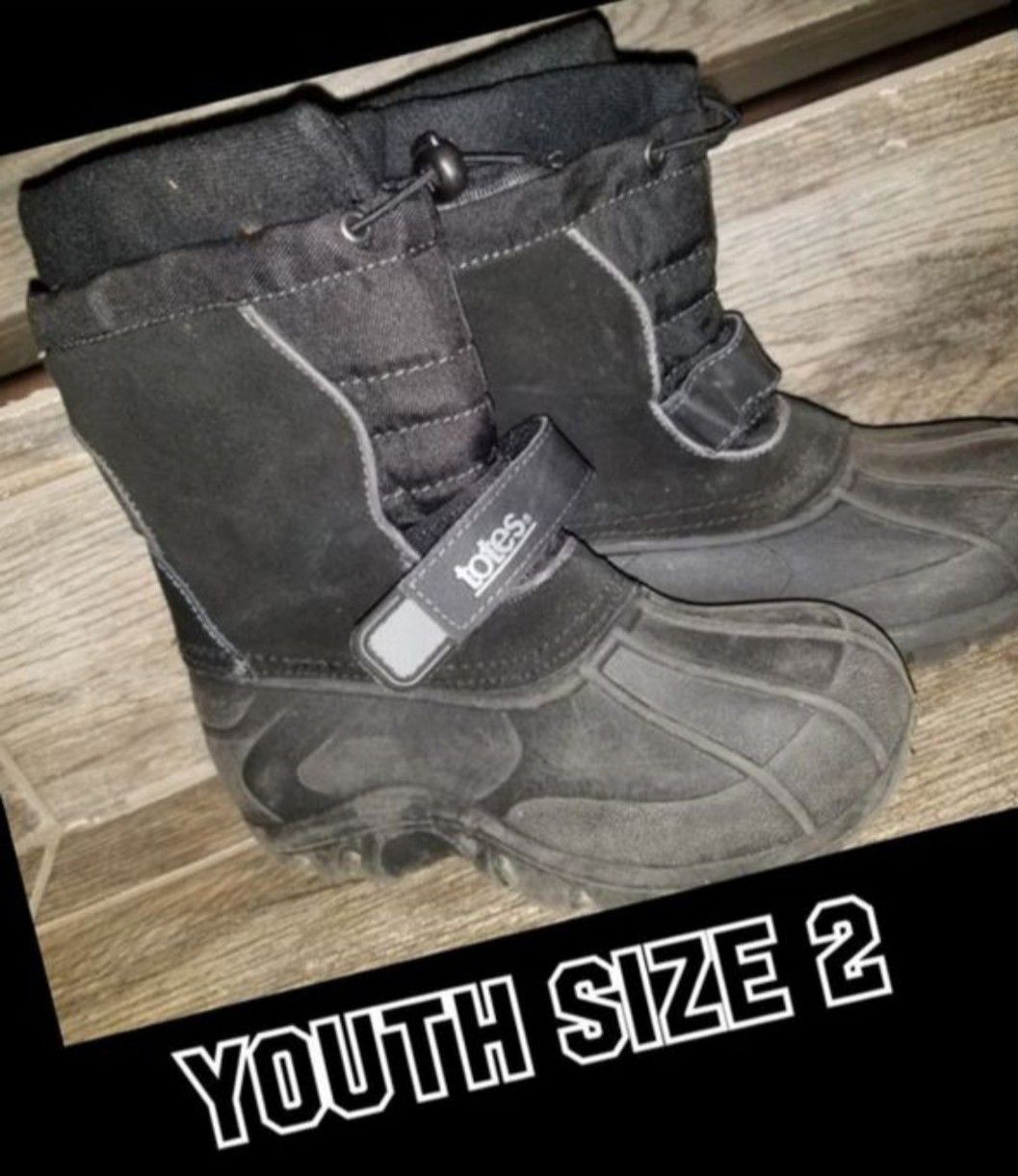 Snow boots youth size 2