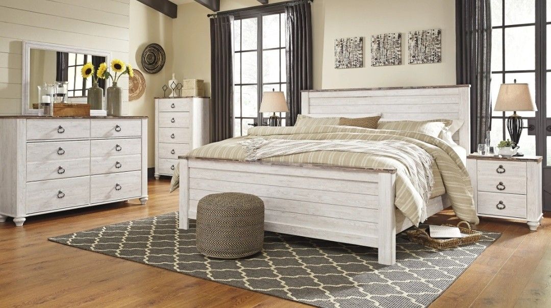 Willowton Whitewash Panel Bedroom Set

