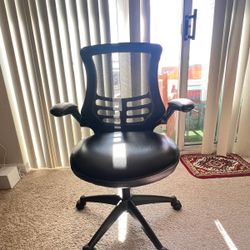 Comfortable Office Computer Desk Chair with High-Back Mesh and Leather Seat