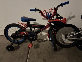 Spider-Man Bike With Training Wheels and Helmet