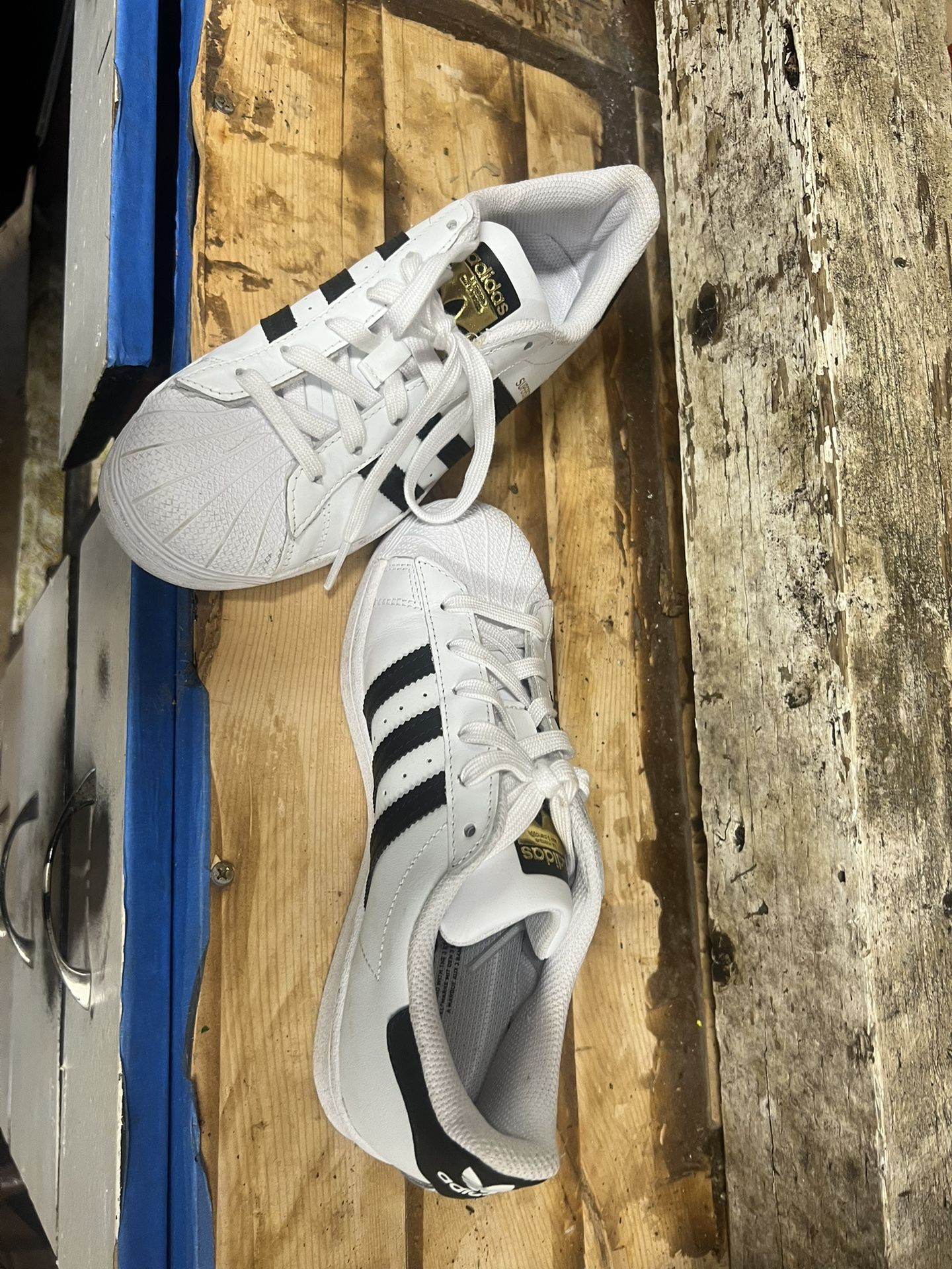 Women Adidas Superstar Shoes