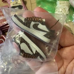 labubu’s accessories 