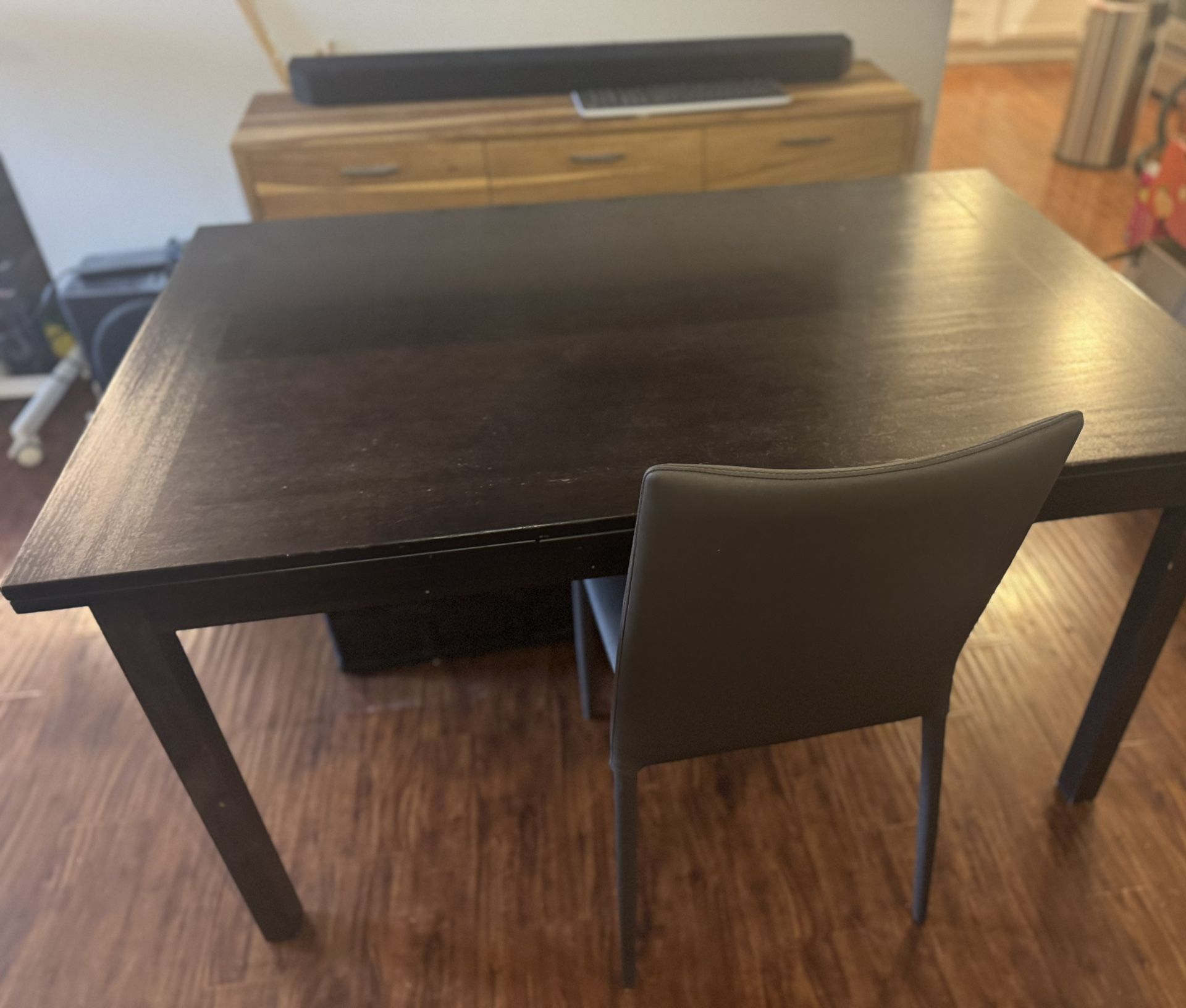 Dania Dining Table (extends to 94.5") 