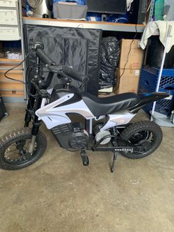 Kids Electric Dirt Bike 36V Motorcycle,16MPH Fast Speed 14 Mile Long-Range,700W Peak 3-Speed Modes Electric Bike for Kids Ages 3-10