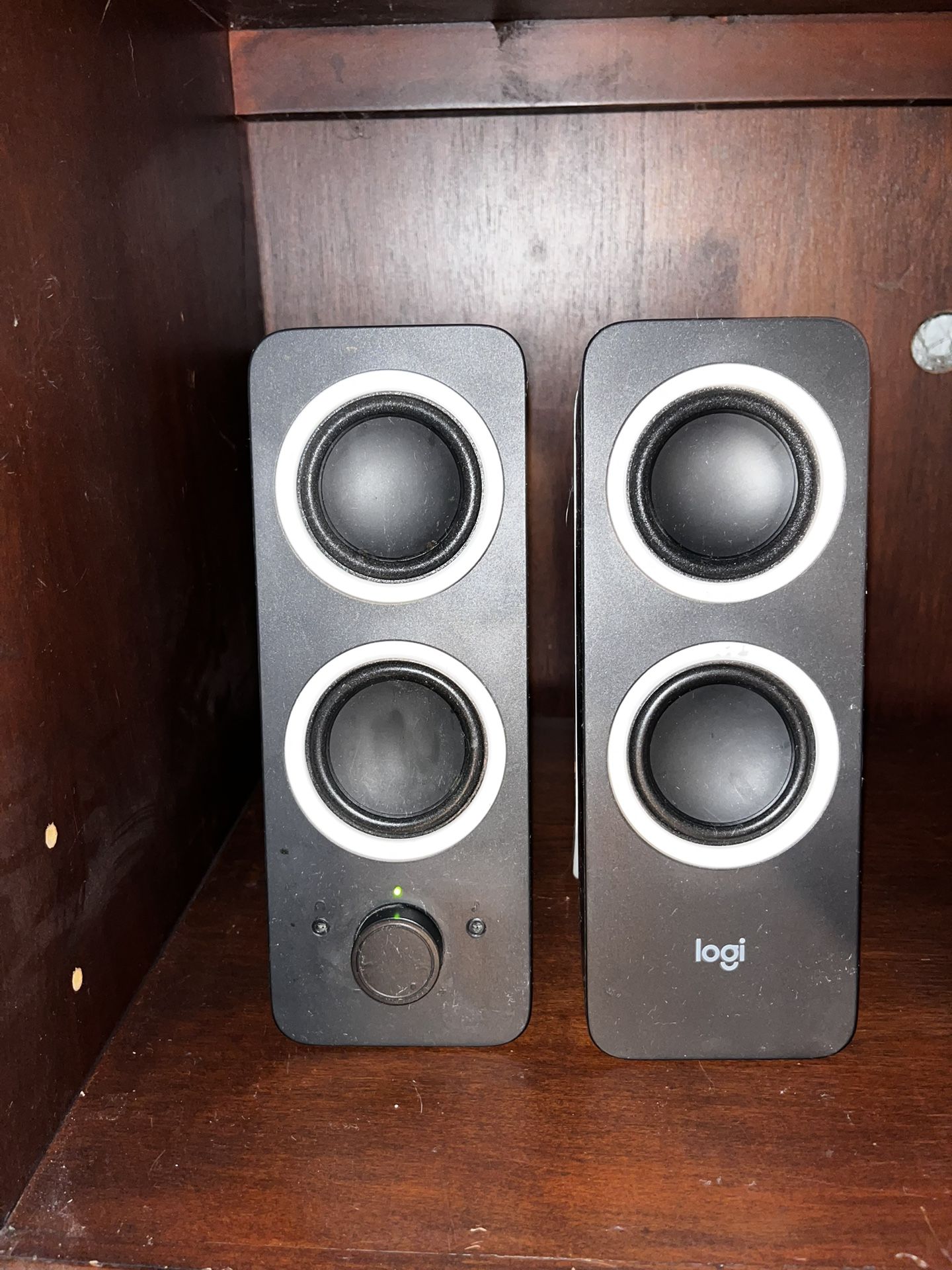 Logitech Z207 2.0 Stereo Computer Speakers with Bluetooth