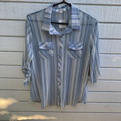 🩷🩷🩷Women’s Blouse Never Worn🩷🩷🩷