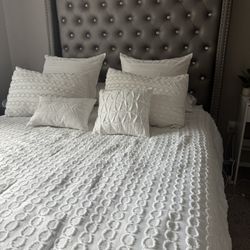 Cama QEEN ASHLEY FORNITURE