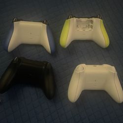 Xbox controllers *READ DESC*