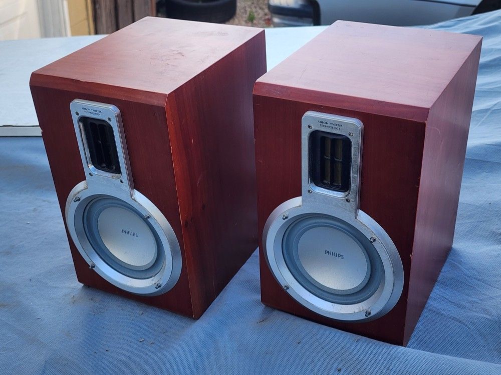 Phillips Home Stereo Shelf Speakers