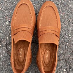 Vivaia Walker Pro Hybrid Penny Loafers (Ivana) size 10