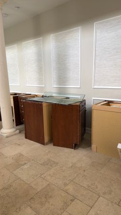 Cabinets ! For bathroom