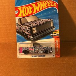 Hot Wheels ‘83 Chevy Silverado (Milwaukie,OR)