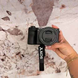 Sony Alpha a6700 Mirrorless Digital Camera With E PZ 16-50mm f/3.5-5.6 OSS II Lens