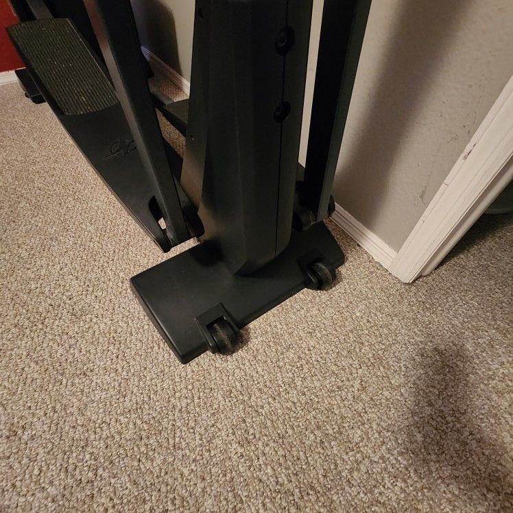 Like New Elliptical Trainer NordicTrack CX 925 for Sale in Las Vegas
