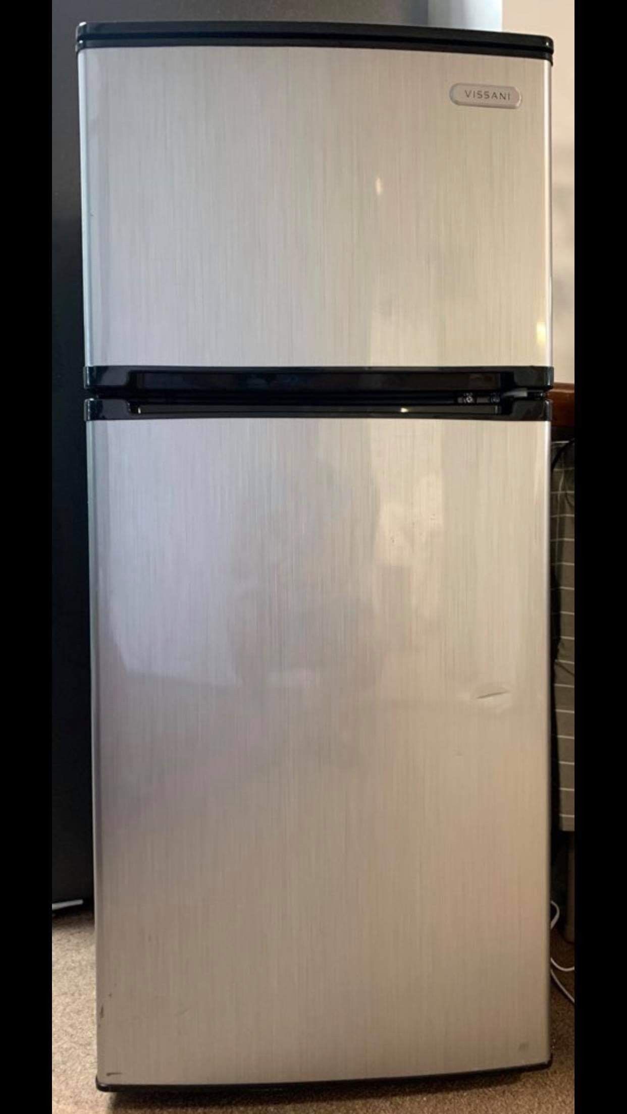 Slightly used 2 door Refrigerator Vissani brand