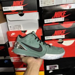 Kobe 4 Protro Girl Dad size 10 VNDS
