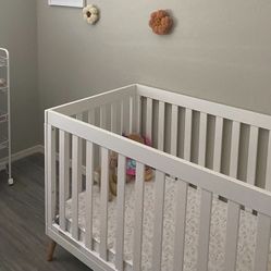 Delta Children Essex 4-in-1 Convertible Baby Crib 