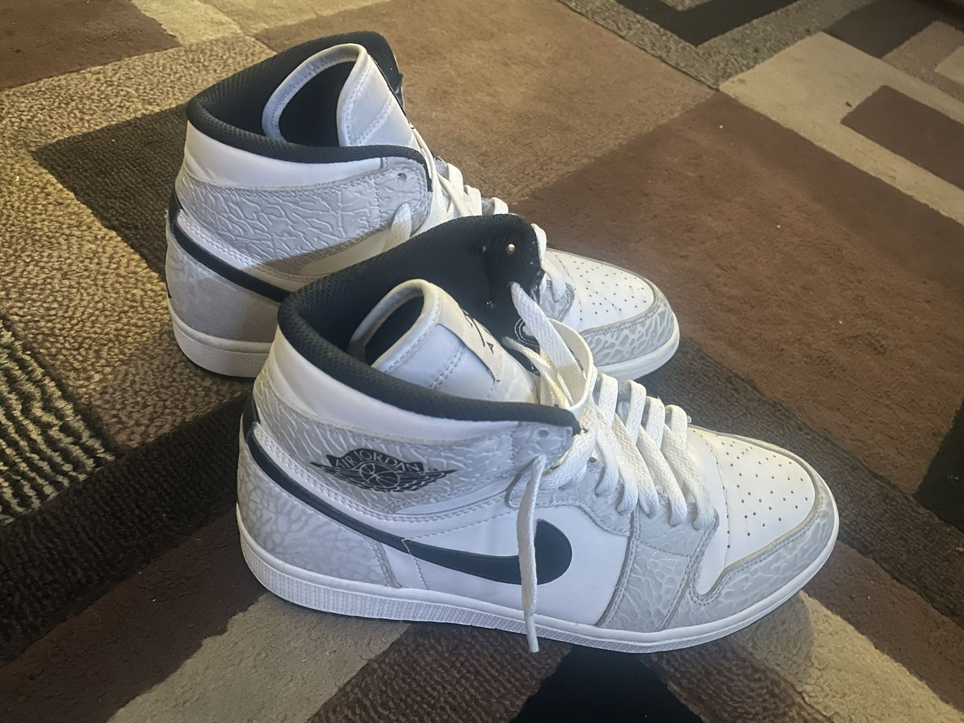 Air Jordan 1 Retro White Elephant Print Size 9