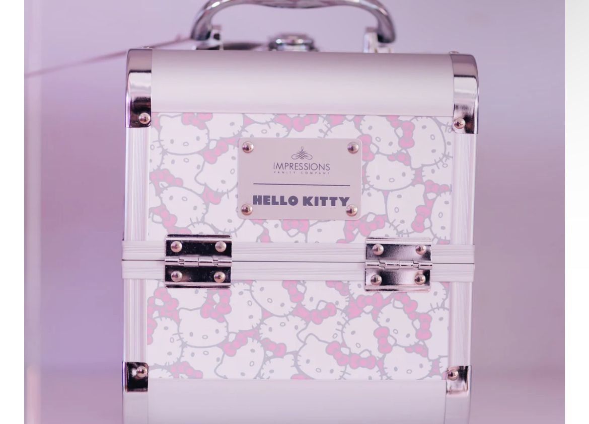 Hello Kitty Makeup Travel Box 