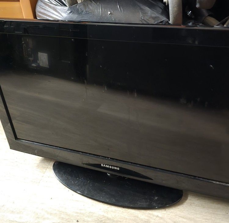 Televisor 32 ".se Le Puede Conectar Roku