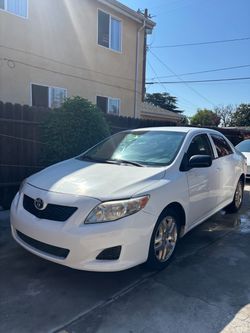 2009 Toyota Corolla Sedan White