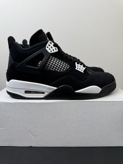 Air Jordan 4 “White Thunder” Size 9M (Preowned)