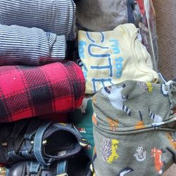 35 2T boys Clothing Pieces 