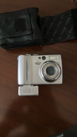 Nikon Coolpix 5200 digital camera.
