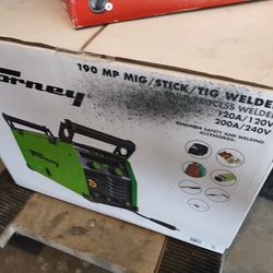 3in1 Welder Stick,Mig,Tig,Also 110v/220v,Comes With A New Lincoln Hood