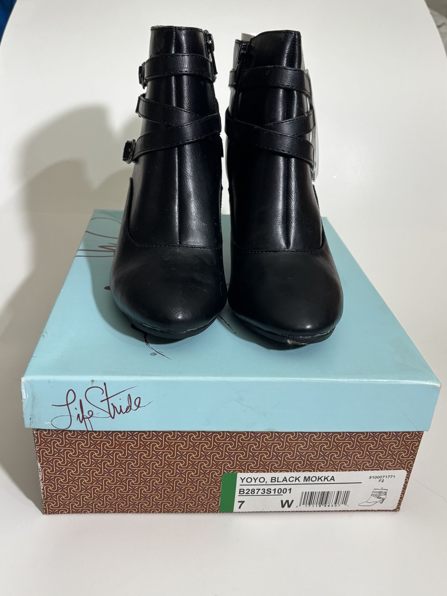 Womens Black YOYO MOKKA Life Stride Ankle Boots Booties Size 7