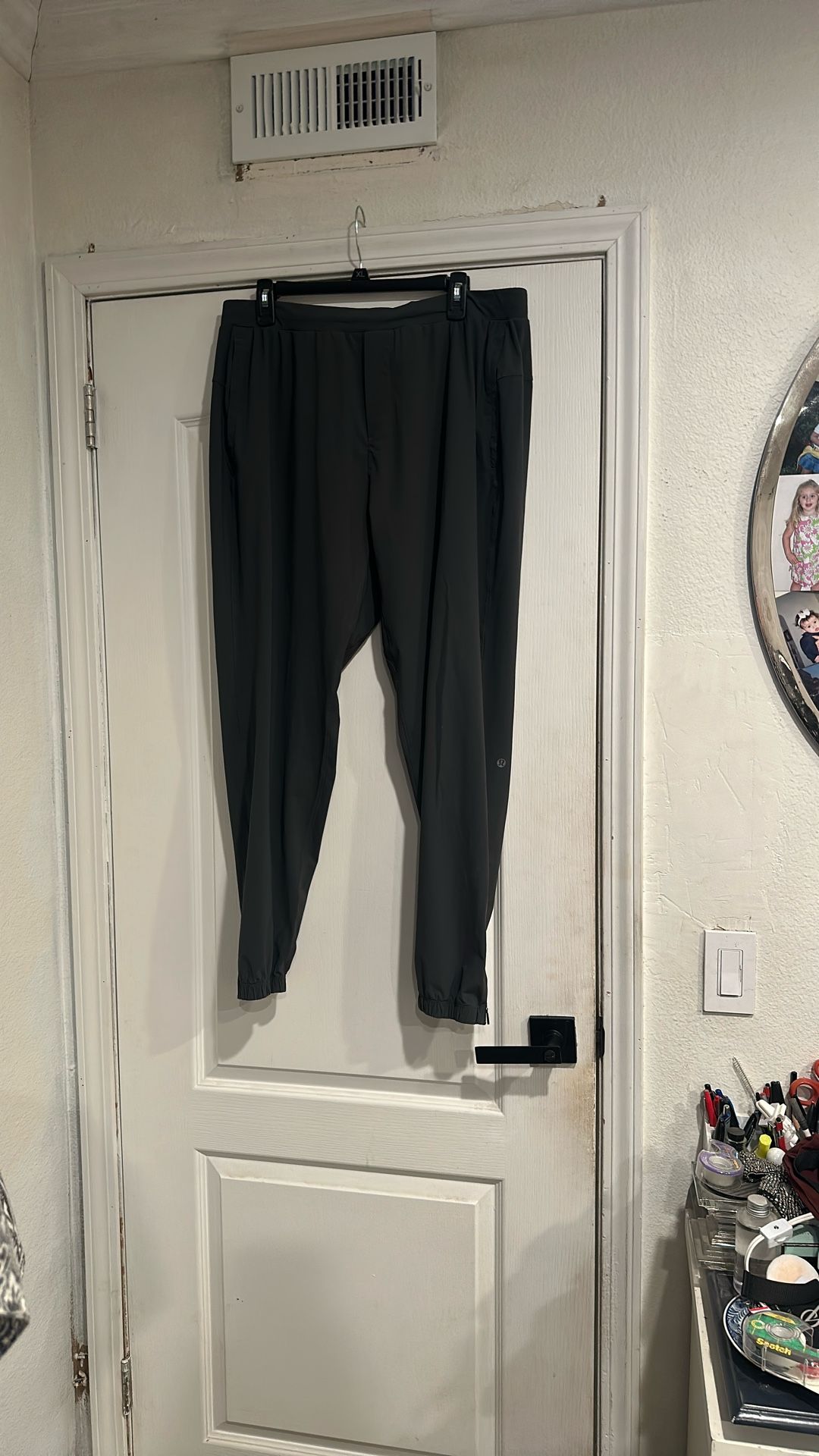 Men’s Lululemon Dark Grey Joggers Size XXL/XL