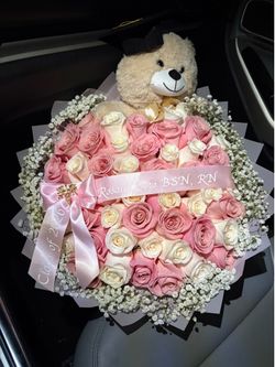Ramo buchon roses flower bouquet