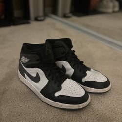 Jordan 1 Mid Shoes